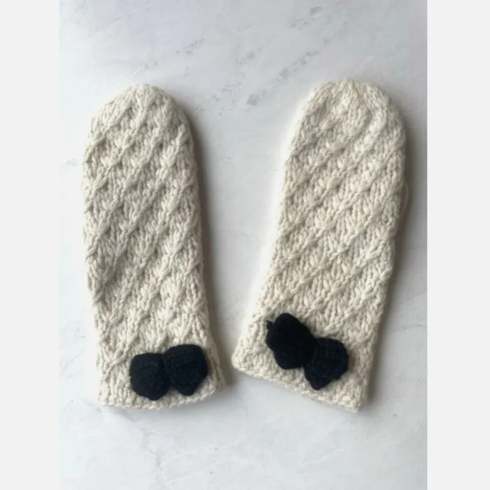 NEW H&M Girls Ivory White Wool Knit Mittens With Bow One Size Fits 8-11 Y